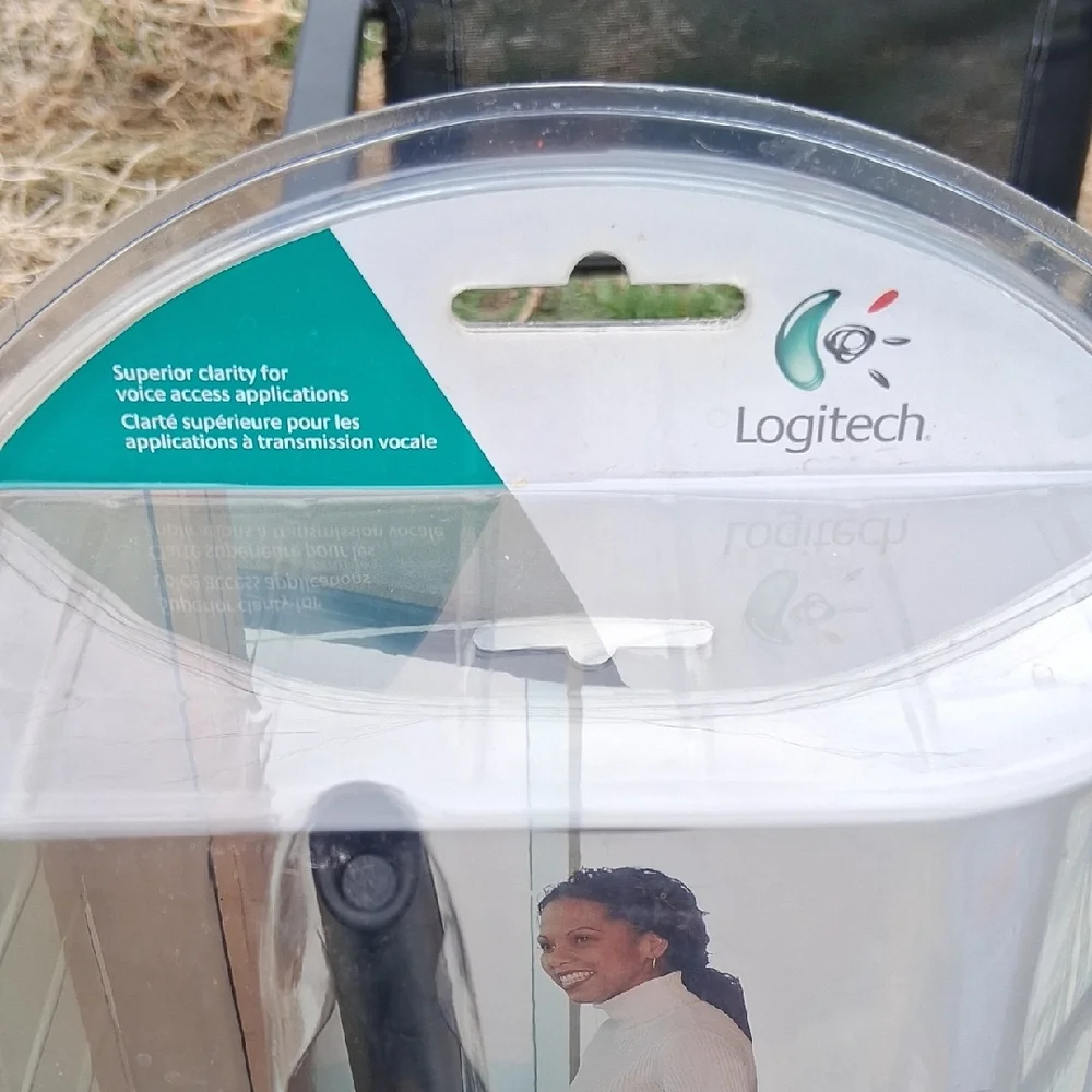 Logitech USB Desktop Microphone Model-980186-0403 New Factory Sealed
